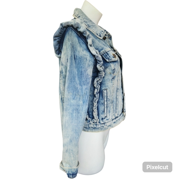 ELAN Ruffled Acid Washed Jean Jacket - Picture 2 of 10